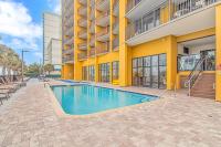 Stunning Double Balcony- Oceanfront 2 Bedroom, 2 Bath- Anderson Ocean Club 905内部或周边的泳池
