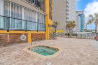 Stunning Double Balcony- Oceanfront 2 Bedroom, 2 Bath- Anderson Ocean Club 905内部或周边的泳池