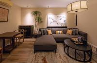 Beijing Le Zai Nan Luo Gu Xiang Wang Fu Jing Forbidden City Courtyard Hotel&Free laundry service&Free coffee &Paid Dumpling experience service的休息区