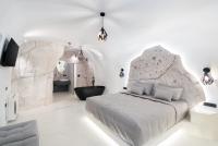 Occhio Luxury Villas Santorini with private pool的休息区
