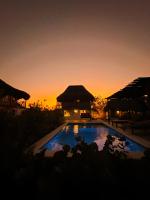 Kite Eco House Salinas del rey内部或周边的泳池