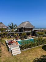 Kite Eco House Salinas del rey内部或周边的泳池