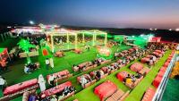 迪拜Overnight Chalet Campsite best for Couples Friends Parties and Overnight Event的夜间户外活动的空中景致