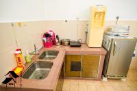 QQ Seremban Lovely HomeStay10R 4B的厨房或小厨房