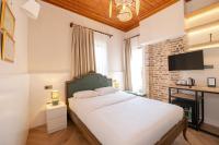 Saye Konak Hotel &#39; Kaleiçi&amp;Oldtown&#39;的电视和&#47;或娱乐中心