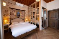 Saye Konak Hotel &#39; Kaleiçi&amp;Oldtown&#39;客房内的一张或多张床位