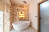 Saye Konak Hotel &#39; Kaleiçi&amp;Oldtown&#39;的一间浴室