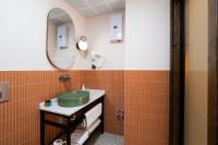 Saye Konak Hotel &#39; Kaleiçi&amp;Oldtown&#39;的一间浴室