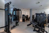 DoubleTree by Hilton Frankfurt Niederrad的健身中心和/或健身设施