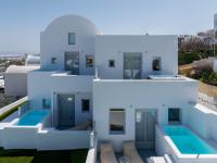 Cycladic Suites & Spa内部或周边的泳池