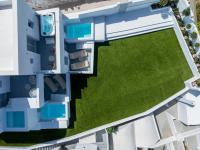 Cycladic Suites & Spa内部或周边的泳池