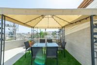 Villa Li Eilat的阳台或露台