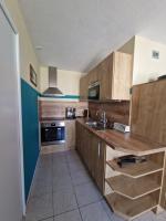 Villa 6p piscine spa privatif wifi proche des plages的厨房或小厨房