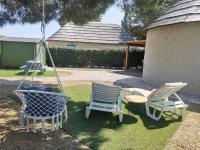 LA CASETA, Gîte 4 étoiles entre mer et lac marin外面的花园