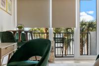 Sandestin Bayfront Studio with balcony and breathtaking views的阳台或露台