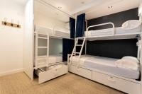 Malaga Stop Hostel AB客房内的一张或多张床位
