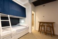 Malaga Stop Hostel AB客房内的一张或多张床位