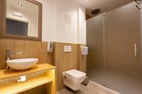 Malaga Stop Hostel AB的一间浴室