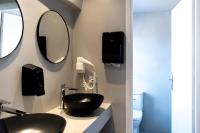 Central Hostel Oia的一间浴室