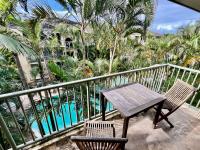 Bila Vista Kirra Beachside Apartments的阳台或露台