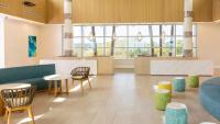 Holiday Inn Club Vacations Myrtle Beach Oceanfront的休息区
