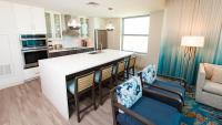Holiday Inn Club Vacations Myrtle Beach Oceanfront的厨房或小厨房
