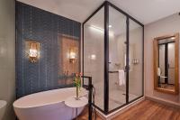 Hotel Effie Sandestin Resort, Autograph Collection的一间浴室