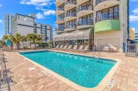 Ocean View Double Suite! Sleeps 4 Meridian Plaza 705内部或周边的泳池