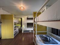 Chiza hostel Chiangmai的厨房或小厨房