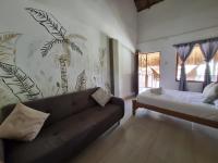 Kite Eco House Salinas del rey的休息区