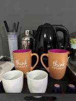 Toys suites hotel的咖啡和沏茶工具