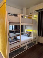 Chiza hostel Chiangmai客房内的一张或多张床位