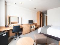Vessel Inn Fukuyama Station的电视和/或娱乐中心
