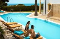Iberostar Selection Andalucia Playa内部或周边的泳池