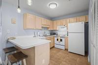 Condo in Gulf Shores King Suite的厨房或小厨房