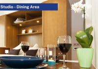 Bentley Holiday Apartments - West One的酒水