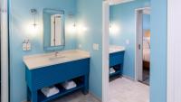 Holiday Inn Club Vacations Myrtle Beach Oceanfront客房内的一张或多张床位