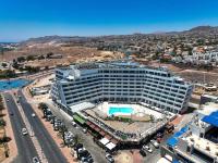 סוויטות עם נוף צמודות לים במתחם SeaSide היוקרתי עם בריכה - By SEAELO EILAT内部或周边的泳池