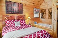 Cabin In The Smokeys客房内的一张或多张床位