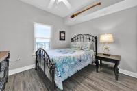 Ariel Dunes I Unit 1209 Gulf view客房内的一张或多张床位