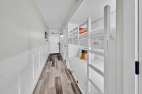 Beautiful Updated Pelican Beach Unit!!!的厨房或小厨房
