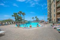 Beautiful Updated Pelican Beach Unit!!!内部或周边的泳池