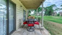 Cozy renovated ground floor unit - Golf Villa - on the Golf Course外面的花园