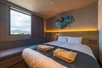 hotel around TAKAYAMA, Ascend Hotel Collection客房内的一张或多张床位