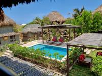Kite Eco House Salinas del rey内部或周边的泳池