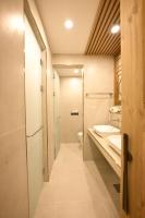 Hanok Hotel DAAM Seoul的一间浴室