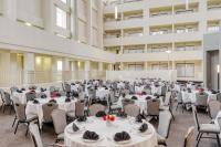 Crowne Plaza Indianapolis-Airport by IHG餐厅或其他用餐的地方