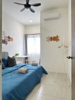 BM大山脚 Double Storey Terrace Autocity Alma Aeon Jusco Nearby客房内的一张或多张床位
