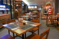 巴提卡巨港酒店餐厅或其他用餐的地方