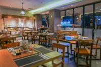 巴提卡巨港酒店餐厅或其他用餐的地方